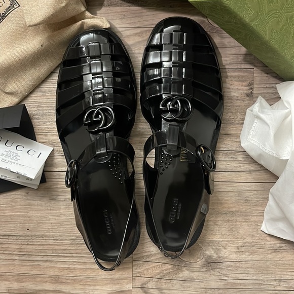 Gucci Shiny Ruber Sandals - Picture 2 of 6